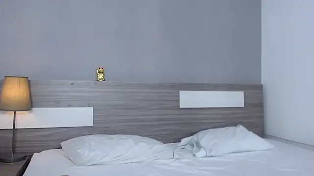 Liiamthompson online show from 29, 9, 2025