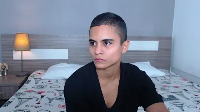 Liiamthompson online show from 4, 10, 2025