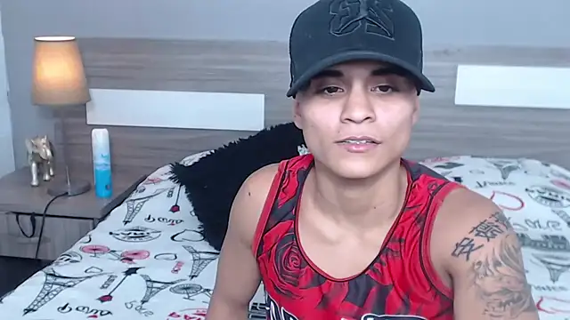 Liiamthompson online show from 10, 10, 2025