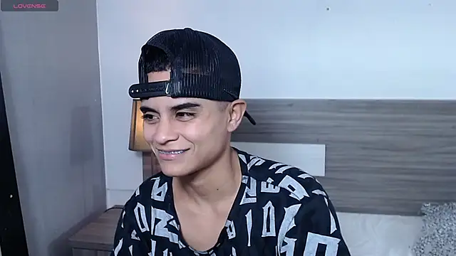 Liiamthompson online show from 29, 11, 2025