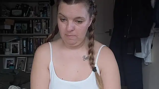 Snapshot of Demi_WelshX chatting on 12, 11, 2025 Demi WelshX online show from 12, 11, 2025