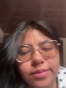 viccky vick online show from 1, 2, 2025