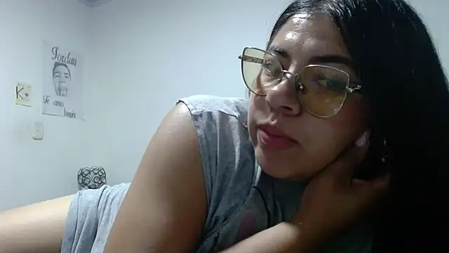 Snapshot of viccky_vick chatting on 4, 6, 2026 viccky vick online show from 4, 6, 2026