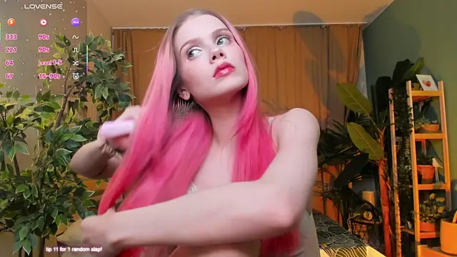 Snapshot of Gretchen_Mol chatting on 16, 12, 2025 Gretchen Mol online show from 16, 12, 2025