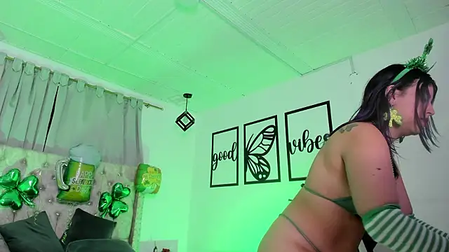 Snapshot of nicolee_millerr chatting on 17, 3, 2026 nicolee millerr online show from 17, 3, 2026