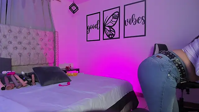 Snapshot of nicolee_millerr chatting on 9, 4, 2026 nicolee millerr online show from 9, 4, 2026