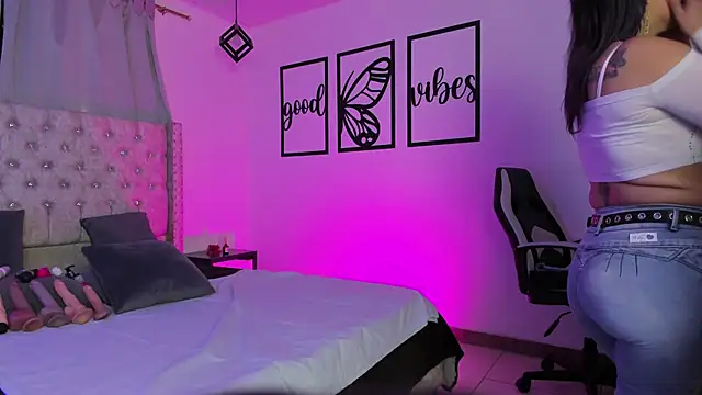 Snapshot of nicolee_millerr chatting on 13, 4, 2026 nicolee millerr online show from 13, 4, 2026