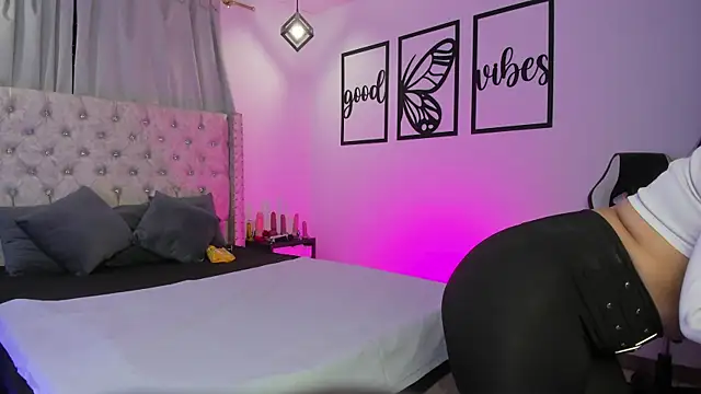 Snapshot of nicolee_millerr chatting on 16, 4, 2026 nicolee millerr online show from 16, 4, 2026