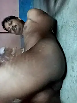 Snapshot of romantictubai chatting on 17, 3, 2025 romantictubai online show from 17, 3, 2025