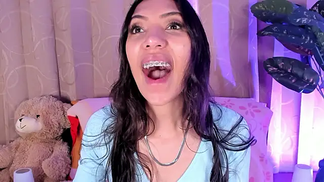 Miss veronicaa2 online show from 25, 3, 2026