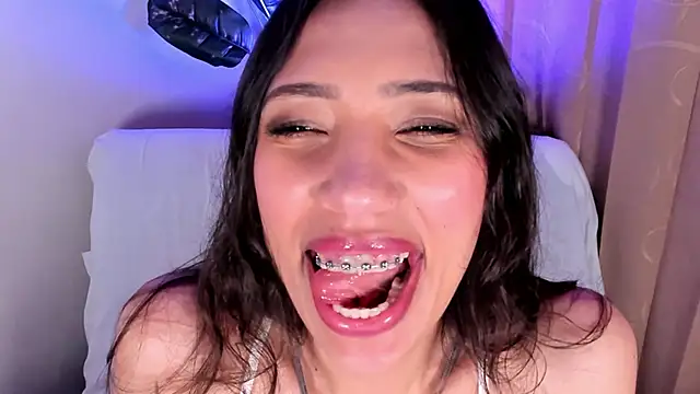 Snapshot of Miss_veronicaa2 chatting on 29, 4, 2026 Miss veronicaa2 online show from 29, 4, 2026