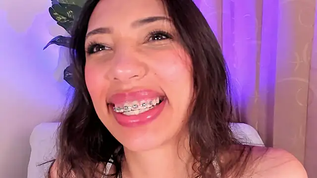 Snapshot of Miss_veronicaa2 chatting on 29, 4, 2026 Miss veronicaa2 online show from 29, 4, 2026