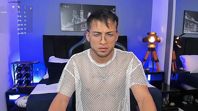 Snapshot of Max_Conor1 chatting on 22, 12, 2025 Max Conor1 online show from 22, 12, 2025