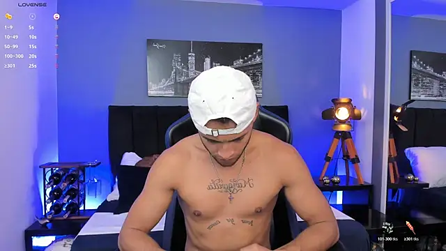 Snapshot of Max_Conor1 chatting on 22, 12, 2025 Max Conor1 online show from 22, 12, 2025