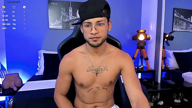 Snapshot of Max_Conor1 chatting on 18, 3, 2026 Max Conor1 online show from 18, 3, 2026