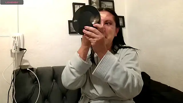 MirandaLatinaLovely online show from 8, 11, 2025