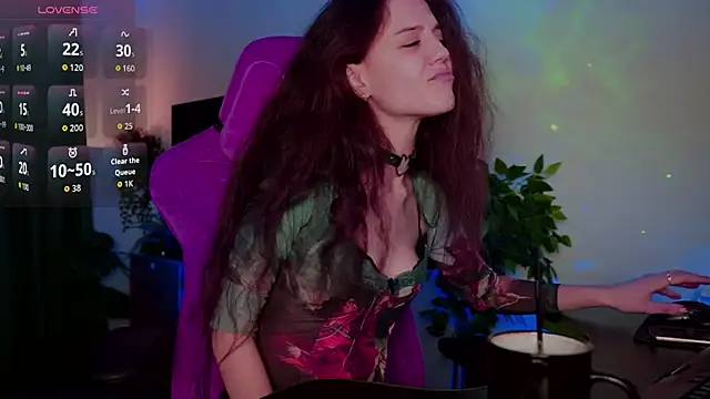 MilaStoyne online show from 4, 11, 2025