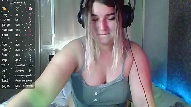 Snapshot of Jenny_Smit chatting on 17, 11, 2025 Jenny Smit online show from 17, 11, 2025