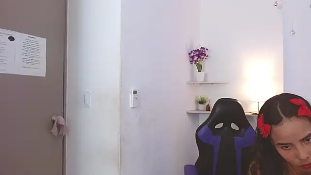 Snapshot of Roxy_Stonee chatting on 5, 3, 2025 Roxy Stonee online show from 5, 3, 2025