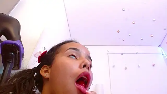 Snapshot of Roxy_Stonee chatting on 13, 3, 2025 Roxy Stonee online show from 13, 3, 2025