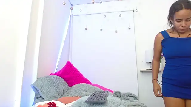 Snapshot of Roxy_Stonee chatting on 18, 3, 2025 Roxy Stonee online show from 18, 3, 2025