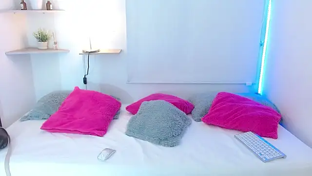 Snapshot of Roxy_Stonee chatting on 15, 9, 2025 Roxy Stonee online show from 15, 9, 2025