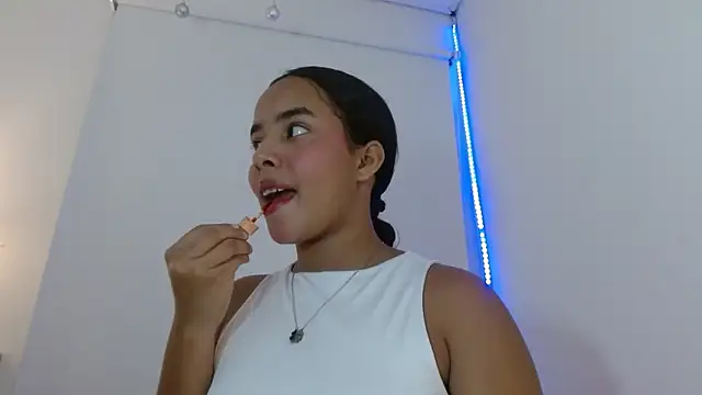 Snapshot of Roxy_Stonee chatting on 24, 9, 2025 Roxy Stonee online show from 24, 9, 2025