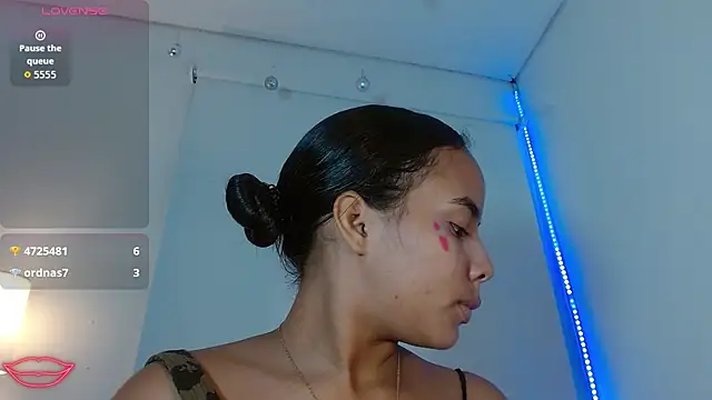 Snapshot of Roxy_Stonee chatting on 7, 10, 2025 Roxy Stonee online show from 7, 10, 2025