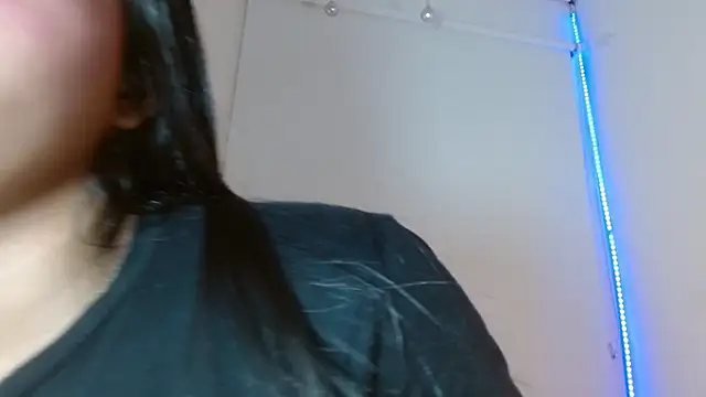 Snapshot of Roxy_Stonee chatting on 17, 10, 2025 Roxy Stonee online show from 17, 10, 2025