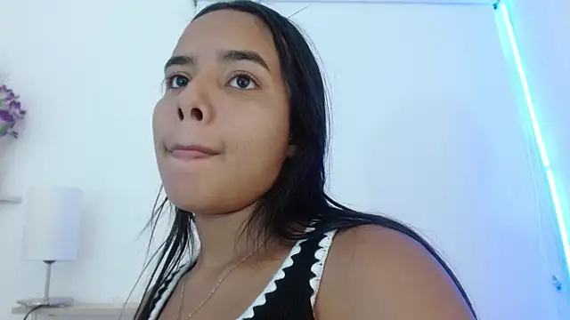 Snapshot of Roxy_Stonee chatting on 27, 10, 2025 Roxy Stonee online show from 27, 10, 2025