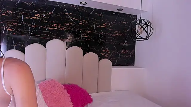 Annyrosee online show from 4, 12, 2025