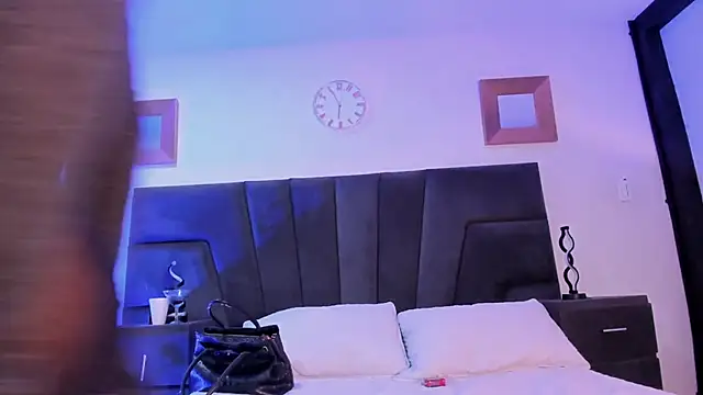 Snapshot of allicemackenzie chatting on 22, 2, 2025 allicemackenzie online show from 22, 2, 2025