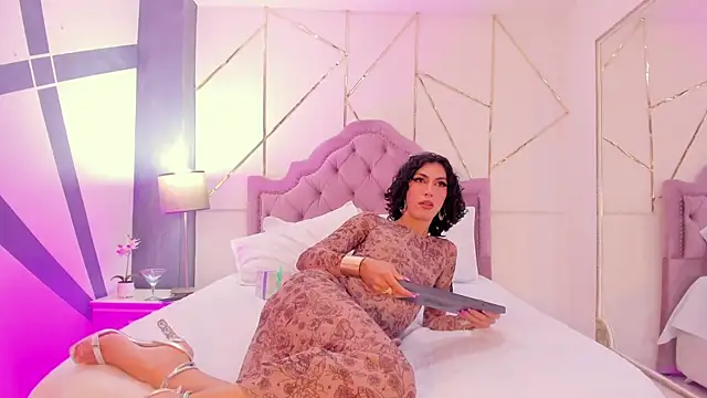 Snapshot of allicemackenzie chatting on 8, 3, 2025 allicemackenzie online show from 8, 3, 2025