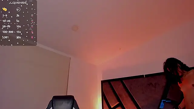 Snapshot of allicemackenzie chatting on 19, 11, 2025 allicemackenzie online show from 19, 11, 2025