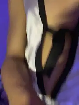 Snapshot of allicemackenzie chatting on 30, 11, 2025 allicemackenzie online show from 30, 11, 2025