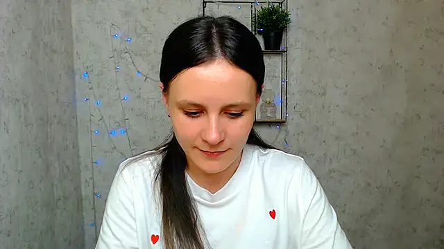 ValeriaHeart  online show from 13, 3, 2025