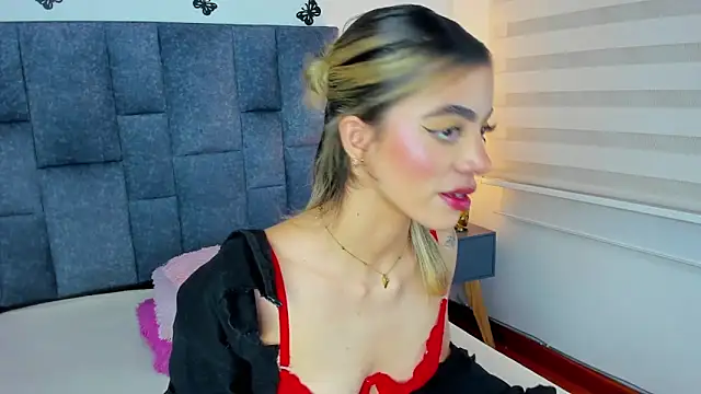 Snapshot of Violetta_Ficher chatting on 26, 4, 2026 Violetta Ficher online show from 26, 4, 2026