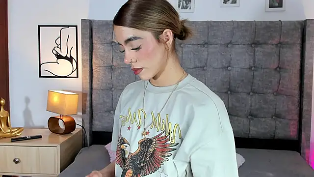 Snapshot of Violetta_Ficher chatting on 29, 6, 2026 Violetta Ficher online show from 29, 6, 2026