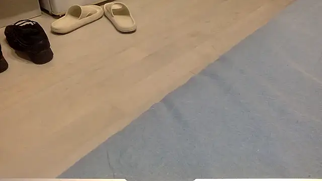 Snapshot of zizouette9999 chatting on 13, 1, 2026 zizouette9999 online show from 13, 1, 2026