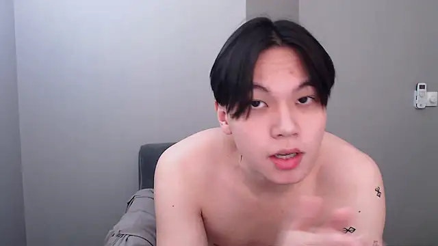 Snapshot of just_gay_ chatting on 25, 2, 2025 just gay online show from 25, 2, 2025