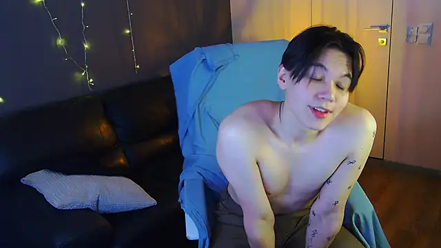 Snapshot of just_gay_ chatting on 26, 2, 2025 just gay online show from 26, 2, 2025