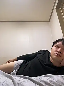 Snapshot of offwhite777 chatting on 8, 2, 2025 offwhite777 online show from 8, 2, 2025