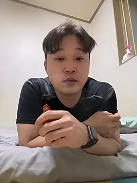 Snapshot of offwhite777 chatting on 26, 2, 2025 offwhite777 online show from 26, 2, 2025