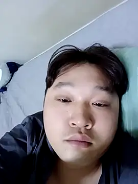 Snapshot of offwhite777 chatting on 1, 3, 2025 offwhite777 online show from 1, 3, 2025