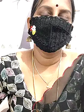 Snapshot of Tamil_Meera12 chatting on 5, 4, 2026 Tamil Meera12 online show from 5, 4, 2026