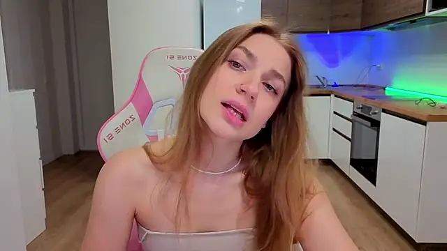 Snapshot of Enjoy_everymoment_ chatting on 8, 4, 2026 Enjoy everymoment online show from 8, 4, 2026