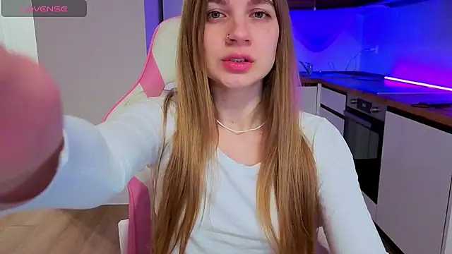 Snapshot of Enjoy_everymoment_ chatting on 15, 4, 2026 Enjoy everymoment online show from 15, 4, 2026