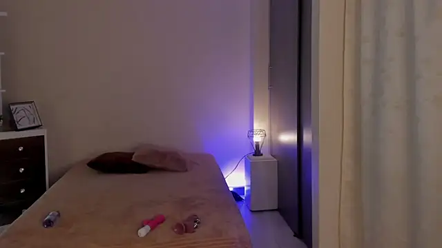 Snapshot of leahaltomm chatting on 15, 3, 2025 leahaltomm online show from 15, 3, 2025