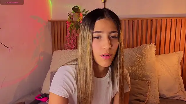 vicky bass online show from 8, 10, 2025