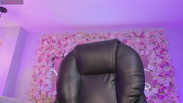 AmaiaHaywood online show from 4, 12, 2025